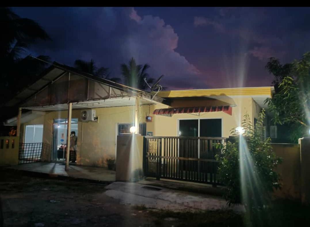 Kuntum Cottage Bed & Breakfast Kampung Tanjung Ipoh Kültér fotó
